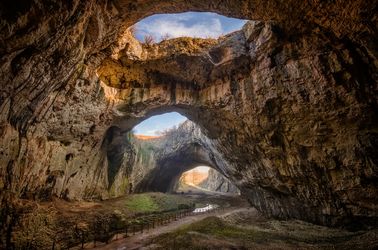 La grotte de Devetashka
