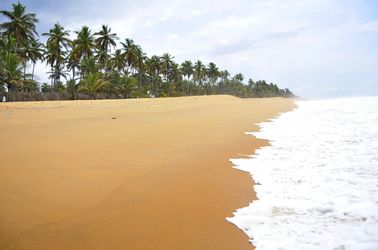 La plage de Grand-Bassam
