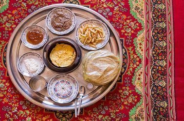 Tahina, salata baladi…