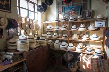 Le chapeau de Panama traditionnel