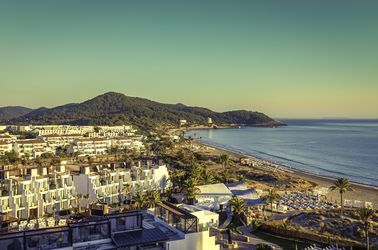 La plage festive d'en Bossa