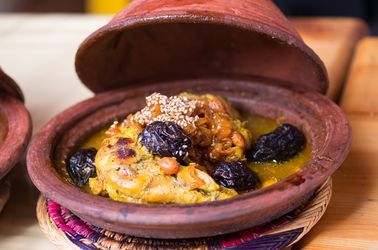 Tajine de poulet aux fruits